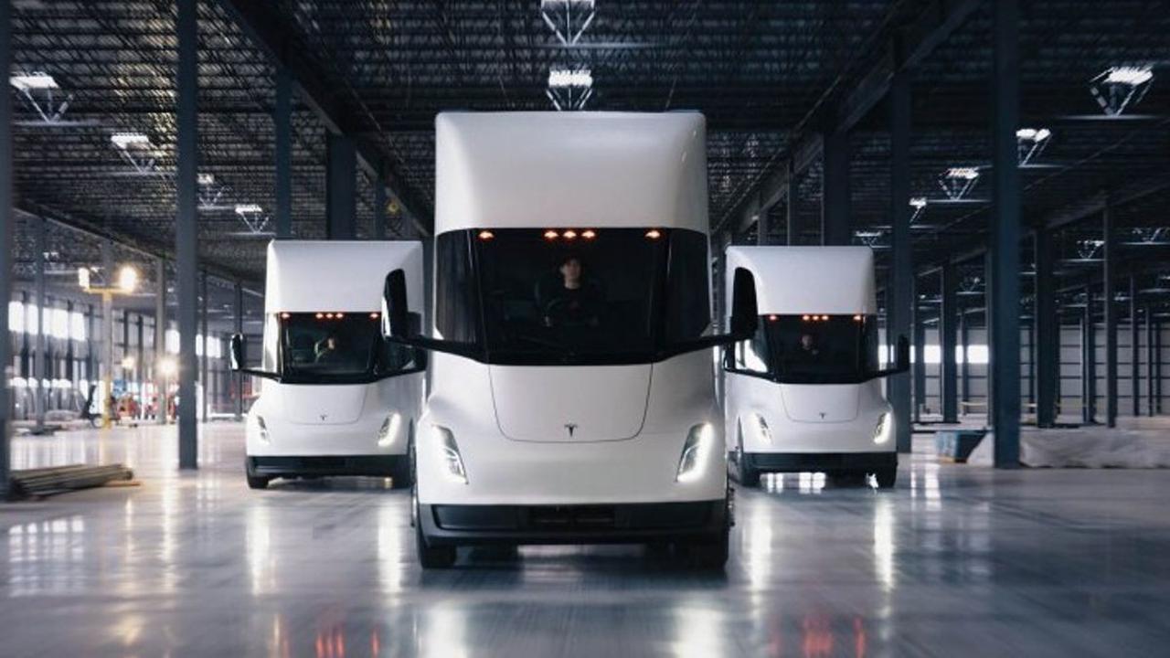 Tesla Resmi Mulai Produksi Truk Listrik Semi, Tonggak Baru Industri Transportasi