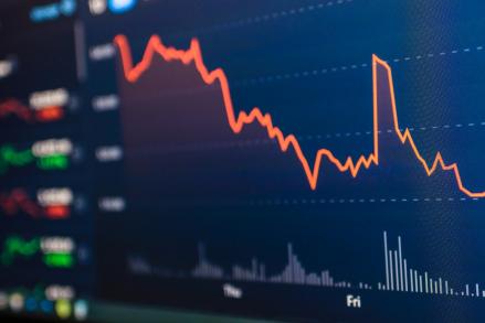 UANG dan RONY Pimpin Saham Top Gainer di Tengah Pelemahan IHSG