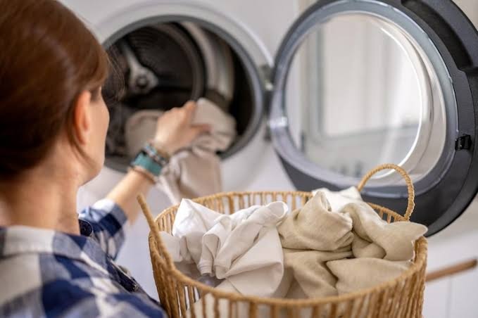 Mode Cuci Cepat Tak Selalu Cocok untuk Semua Pakaian, Kenali Jenis Kainnya