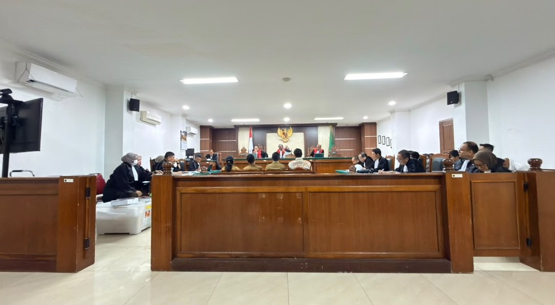 Eks Pj Gubernur Sulsel Bahtiar Baharuddin Bantah Terima Uang dalam Sidang Korupsi Bibit Nanas Rp60 Miliar