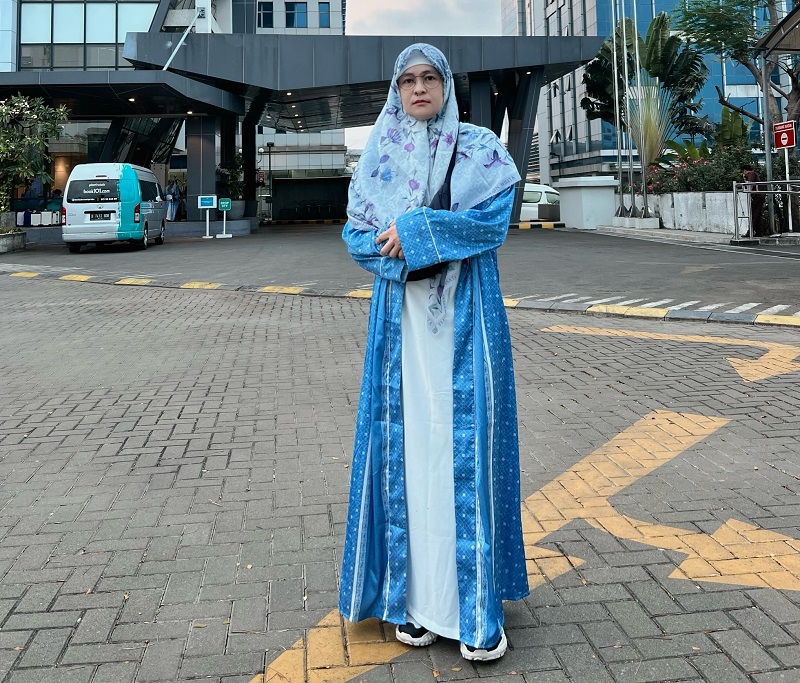 Mita The Virgin Tampil Berbeda saat Umrah, Gaya Berhijabnya Bikin Pangling